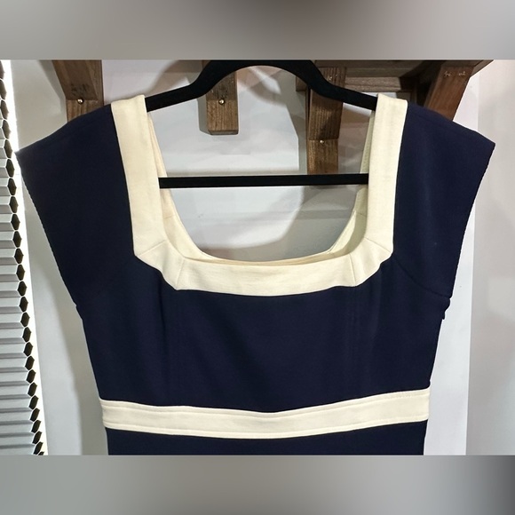 DIANE von FURSTENBERG New Domina Navy and Ivory Sheath Dress Size 6 - Picture 5 of 11